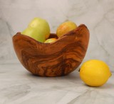 Fructieră sau Salatieră Basilicata din&nbsp;lemn de&nbsp;măslin 21 x 14 cm