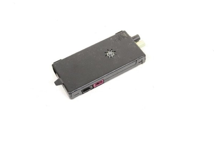 Amplificator de antena BMW X3 G01, F97 2018 OEM: 9389613 | 10649048