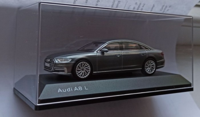 Macheta Audi A8L 2019 gri - iScale 1/43 (A8 L)