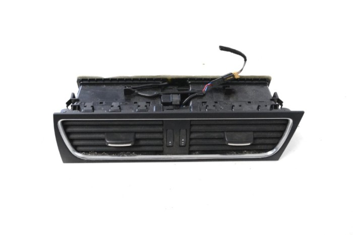 Gura de ventilație planșa de bord AUDI A4 Avant 8K5, B8 2011 OEM: 8T2820951C 11309634