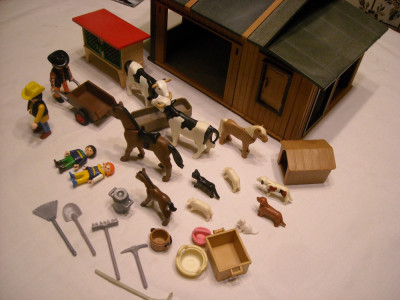 Playmobil - Grajdul animalelor foto
