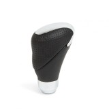 Nuca universala pentru schimbatorul de viteze, Dimensiuni 96 x 65 x 45 mm, Material Piele ecologica, Crom /