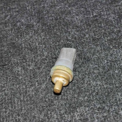 Senzor de temperatură AUDI A2 8Z0 2003 OEM: 06A919501 | 2626128 foto