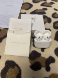 &acirc;nd urgent AirPods 4 cu ANC (Anulare Activă a Zgomotului) &ndash; Noi și Nefolosite!