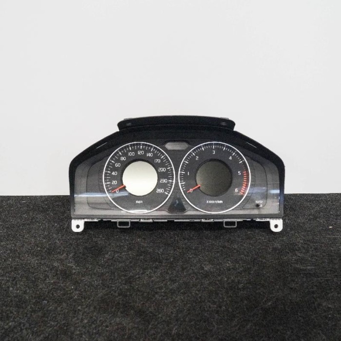Ceas de bord VOLVO V60 2015 OEM: 31343323AA6799-560U 2524017