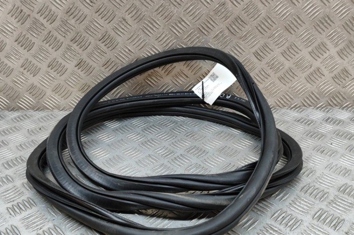 Garnitura ușă dreapta față SEAT TARRACO KN2 2023 OEM: 5NA867912B | 23099721