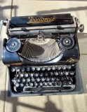 Mașină de scris vintage Olympia Diplomat 4