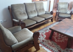 Canapea si 2 fotolii din lemn masiv, stare excelenta foto