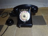 Telefon fix vintage cu disc rotativ /bachelita/P.T.T -anii 50