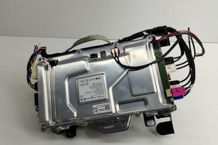 Alt modul de control TESLA MODEL Y 2023 OEM: 1684435-05-H 28825572
