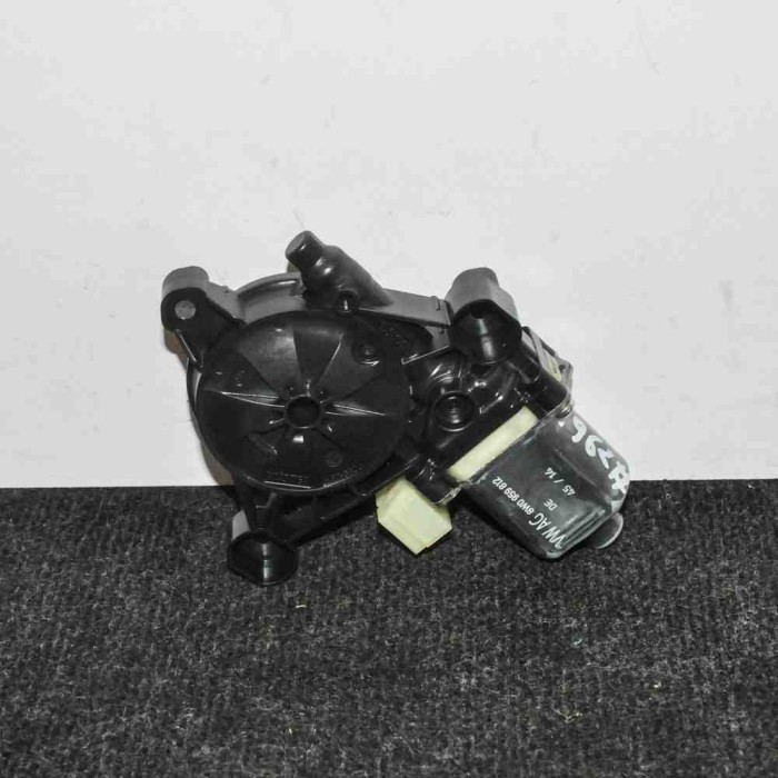 Motor macara geam ușă dreapta spate AUDI A4 8W2, B9 2016 OEM: 01308226688W0959812 2596980