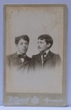 FOTOGRAF W. OPPELT , BUCURESTI , DOI TINERI IN STUDIO , FOTOGRAFIE C.D.V. , SFARSIT DE SECOL XIX
