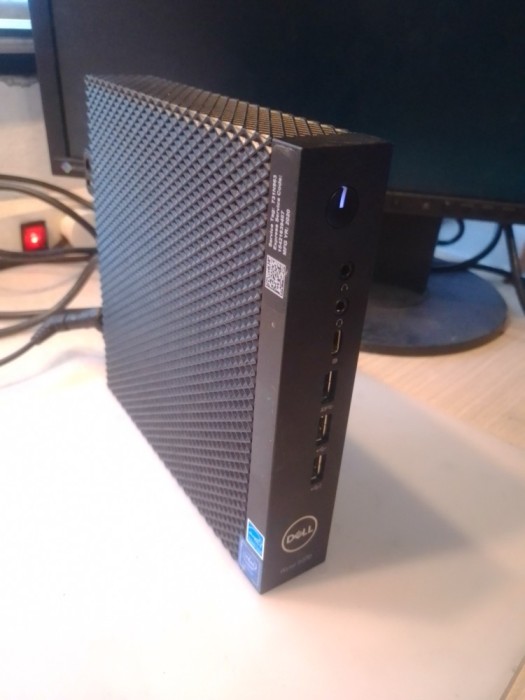 mini unitate DELL Wyse 5070 , intel J4105 quad core ,4 gb ddr4 , 16 gb ssd ,functionala
