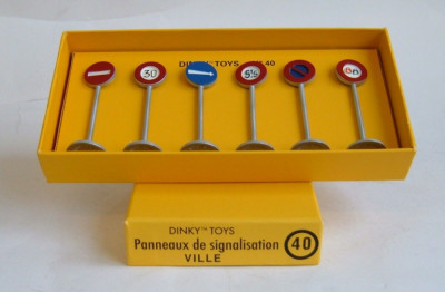 Macheta Panneaux de signalisation Ville - Dinky Toys foto