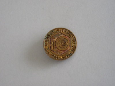 QW9 J 55 - Insigna - tematica industrie - Uzina 23 august Bucuresti 1971 foto