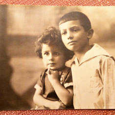 Picky si Bebe. Fotografie veche tip carte postala - Dimensiuni 13.5x8.5 cm