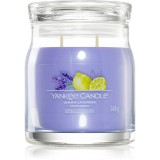Yankee Candle Lemon Lavender lum&acirc;nare parfumată Signature 368 g