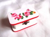 cutie din lemn cu model floral , trandafiri roz si galben 33735