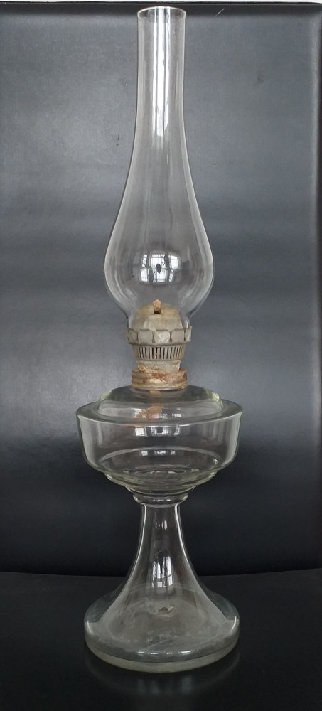 Lampa de petrol din sticla, fabricat prin suflare in forma | arhiva  Okazii.ro