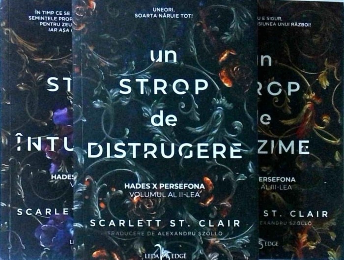Scarlett St. Clair - Seria Hades X Persefona, 3 volume: Un strop de Intuneric,