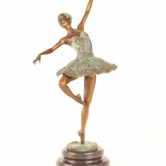 Balerina - statueta din bronz pictat pe soclu din mamura KF-93