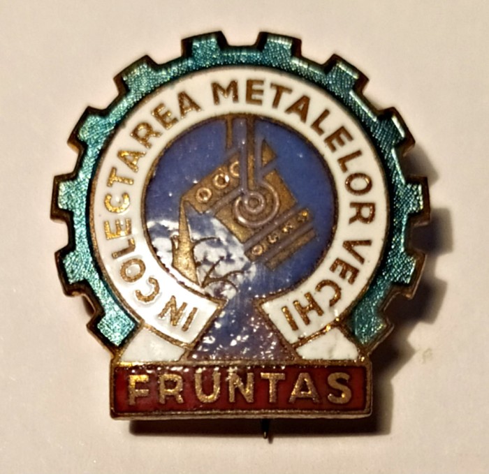 INSIGNA FRUNTAS IN COLECTAREA METALELOR VECHI