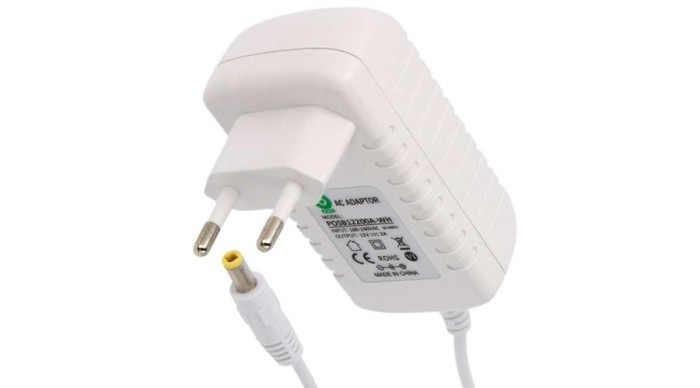 Sursă de alimentare POS POSB12200A-WH-2555, impuls 12V/2A/24W, adaptor orizontal, AC:CEE7/16. DC: 2.5/5.5 (+)