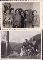 M804N Lot de 2 fotografii v&acirc;nători de munte rom&acirc;ni 1949