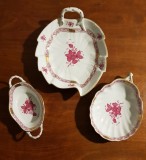 TREI PIESE DIN PORTELAN HEREND PICTAT MANUAL- UNGARIA ANII 90