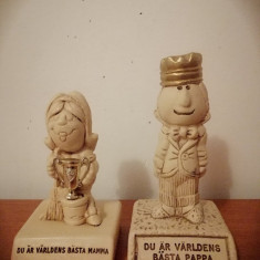 Pereche Figurina rasina Cea mai buna mama tata Paula UK Suedia 14.5 si 12cm