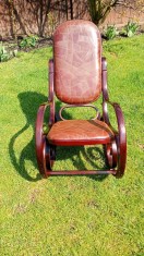 Balansoar Thonet Lemn.Pret informativ .