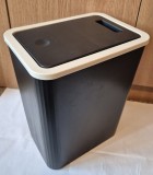 Coș de gunoi cu capac deschidere automată