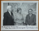 Foto Maria Groza, ministru adjunct de externe, Charles Wick (autograf si dedicatie), director CIA si Mircea Malita, ambasadorul Romaniei in USA, 1984