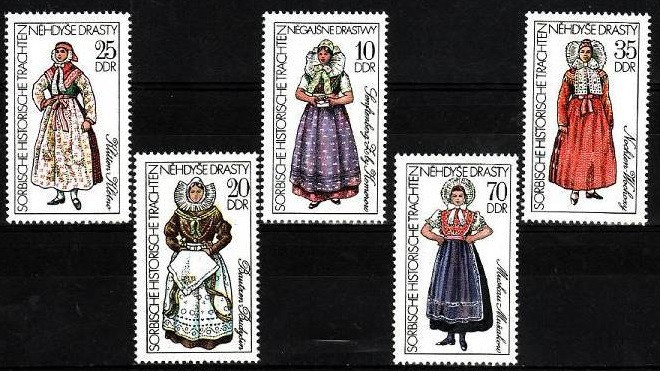 C5384 - Germania Democrata 1977 - Costume 5v.neuzat,perfecta stare