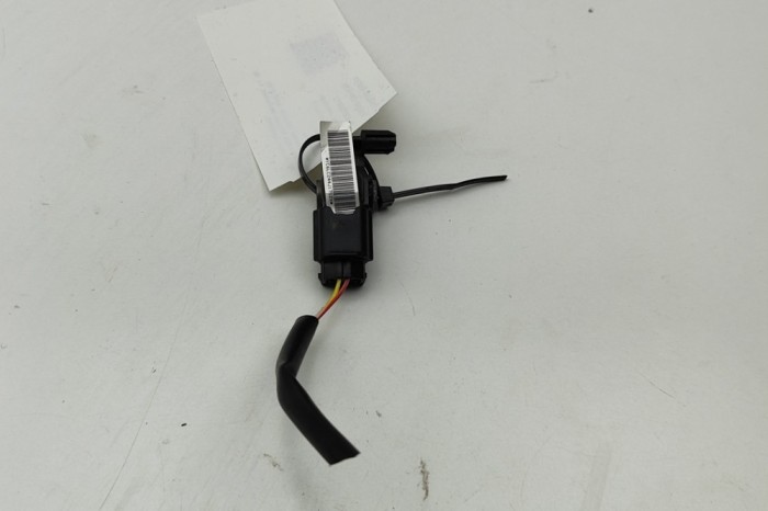 Senzor de impact st&acirc;nga față NISSAN JUKE F16 2024 OEM: 98581-6LC0A 30756612