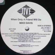 Vinil Mike Davis ‎– When Only A Friend Will Do (VG)