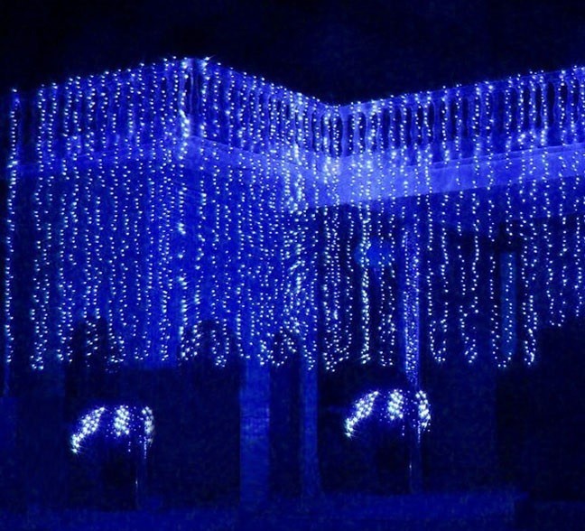 PERDEA LUMINOASA CU LEDURI,EFECT CASCADA/PLOAIE, 480 LEDURI,LUNGIME 3M PE 2,4 M.