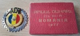 Placheta emblema calandru originala auto metalica ACR Automobil Clubul Roman anii 1980 nemontata , perioada Comunismului + cutie Raliul Dunarii 1977