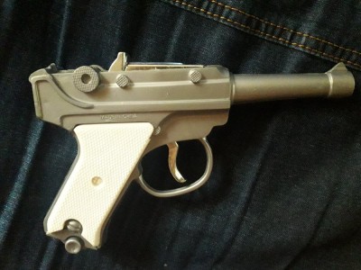 Jucarie vintage,pistol vintage LUNGER cu capse model rola tip ceausist,T.GRATUIT foto