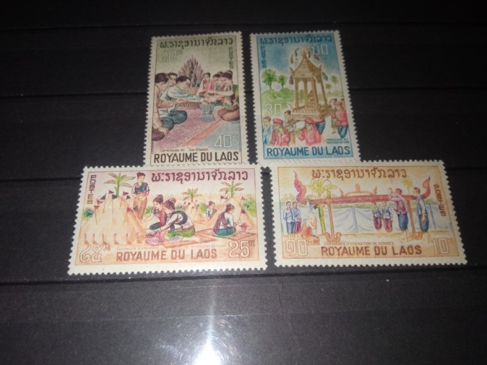TIMBRE LAOS 1966