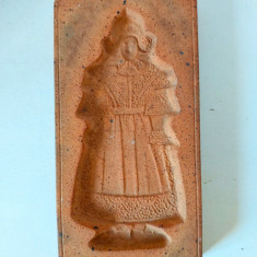 Placa ceramica forma matrita prajituri vintage Bornholmerkone, Danemarca, femeie