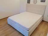 Pat Tapitat Regal 140 cm x 200 cm Alb murdar din Stofa fara saltea