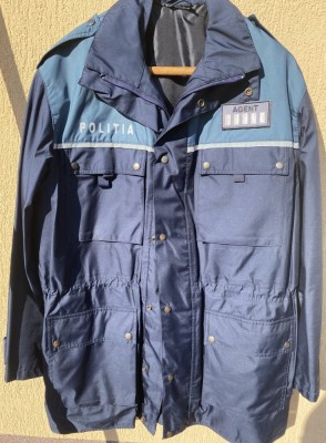 Scurtă ,Geacă lungă politie foto