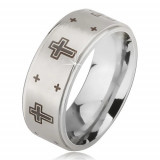 Inel din oțel - bandă argintie cu mijlocul mat și cruci imprimate - Marime inel: 65
