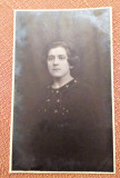 Portret de femeie. Fotografie veche tip carte postala - Foto-Clasic, Bucuresti, Romania 1900 - 1950, Sepia, Portrete