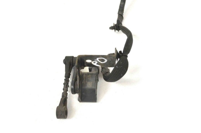 Senzor de nivel &icirc;nălțime dreapta față JAGUAR E-PACE X540 2019 OEM: J9C3-3C097-AA,BJ32-3C300-AA 13654970