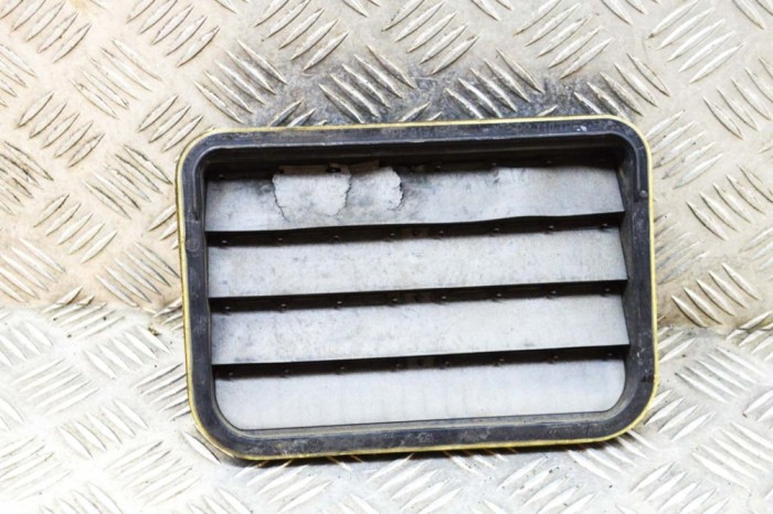 Grila de ventilație caroserie SKODA OCTAVIA III 5E3 2015 OEM: 7PP819181A 16922808
