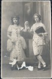 Fotografie tip Carte Postala, doua fete imbracate in costume din anii 1700, Ploiesti 1924