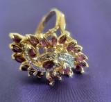Inel deosebit si spectaculos aur galben 14K cu rubine si diamante, marime medie