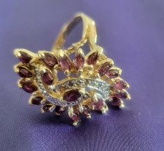 Inel deosebit si spectaculos aur galben 14K cu rubine si diamante, marime medie